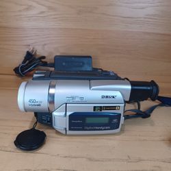 Sony DCR-TRV520 DIGITAL8 CAMCORDER DIGITAL 8