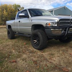 2001 Dodge 2500 Turbo Diesel;)