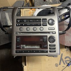 03-04 infinity G35 Coupe Oem Bose Radio 