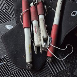 2025 Sierra 2500 At4 Shocks