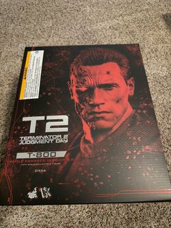 Hot toys Terminator 2.0 battle damaged