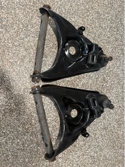 1(contact info removed) Chevy C20 / GMC C2500 Lower Control Arms – Brand New Pair