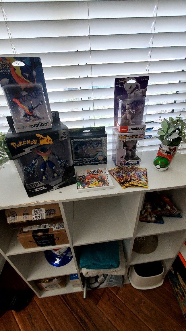 Huge Pokémon & Nintendo Lot – Sealed Packs, Mewtwo Figures, Amiibos, POP Vinyl, 3DS Game – Bundle