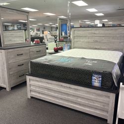 Wooden Style Bedroom 5pc Set ( Free Mattress) For Sale ! 