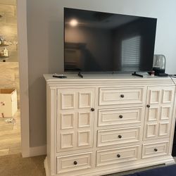Bedroom Furniture set