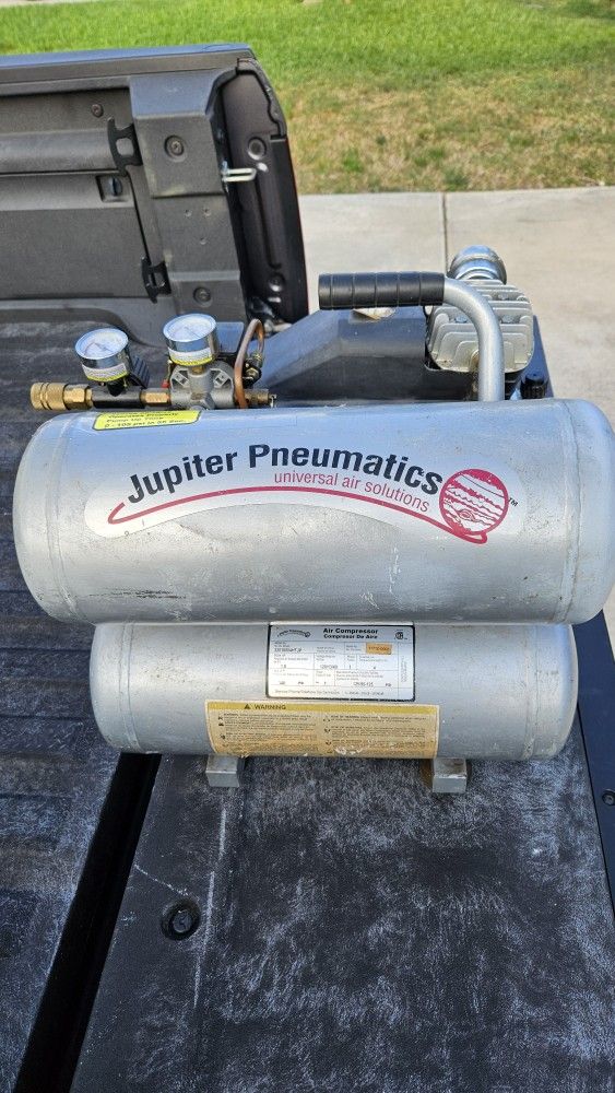 Jupiter Pneumatics Air Compressor