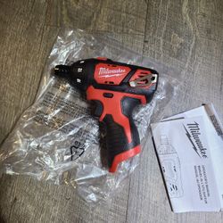 Milwaukee
M12 12V Lithium-Ion Cordless 1/4 in. Hex Screwdriver (Tool-Only)