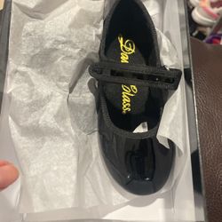 Girl’s Tap Shoes