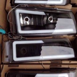 03-06 Chevrolet Silverado/Avalanche Headlights 