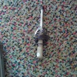 HELEN TROY CURLING IRON. 