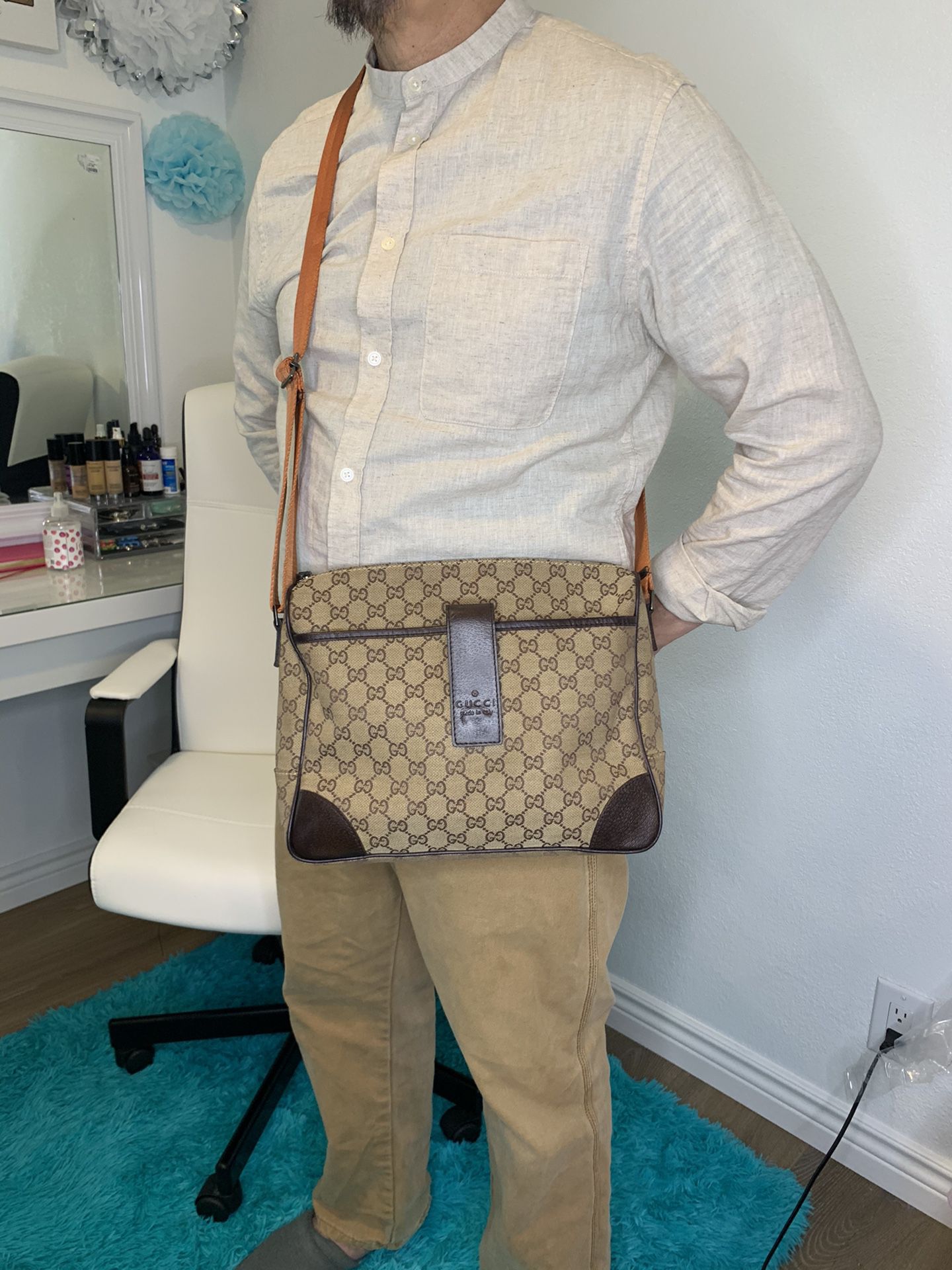 Authentic Gucci GG Canvas Body Bag Unisex