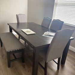 Dinning Room Table With Chairs 