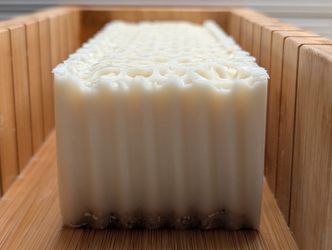 Goat’s Milk, Oats, And Honey Soap Bar