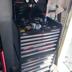 Husky Tool Box (Great Condition )