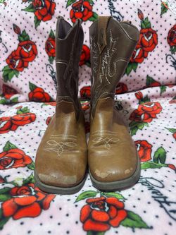Boy boots