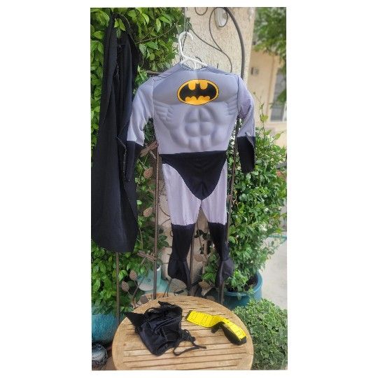 Kids 3 Piece Batman Costume Size Small