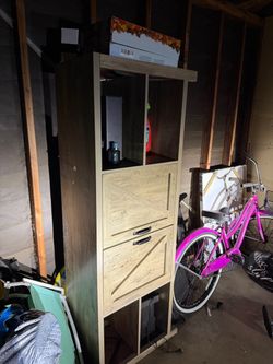 Entertainment center
