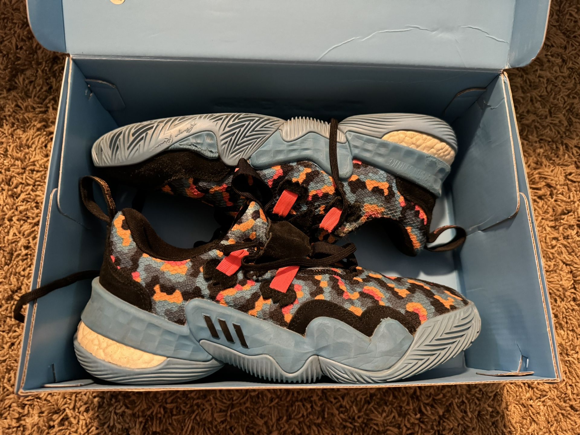 Trae Young 1. With Box. Size 8 1/2