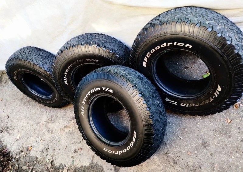 (4) B.F Goodrich 33×10.50 R 15 L.T