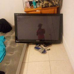 Panasonic Tv 45 inch