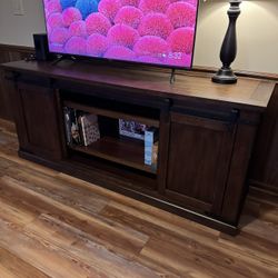 TV Stand Ashley 