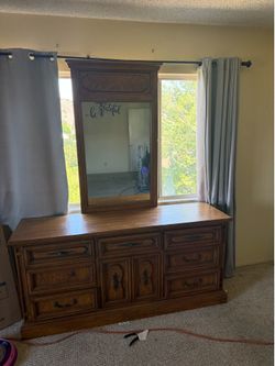 Dixie Dresser