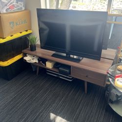 42” Insignia TV & Mid Century TV Stand