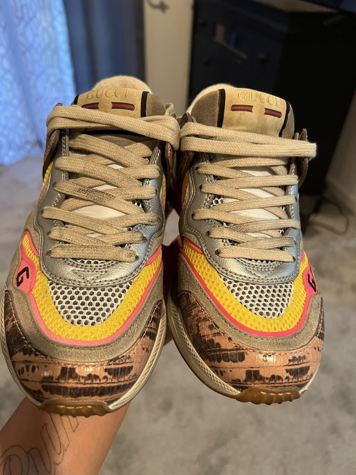 Gucci Ultra pace Sneakers Size 7