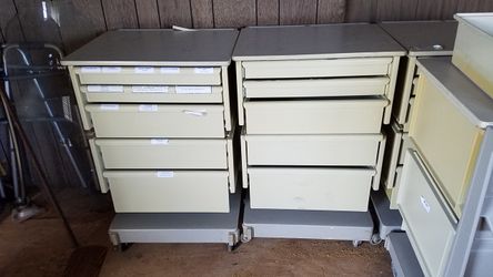 Roll around work table with drawers