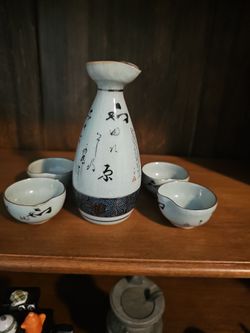 Saki set vintage