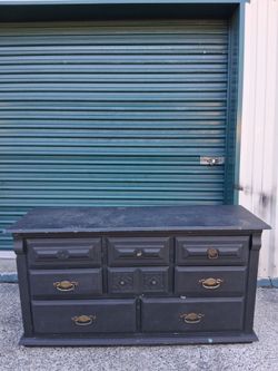 Dresser.