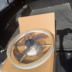 CEILING FAN WITH LIGHT