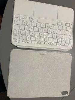 ⌨️ Magic Keyboard Folio (A2695) 