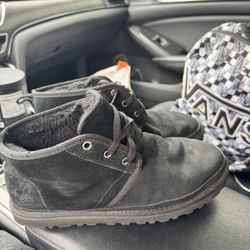 Black UGGS 