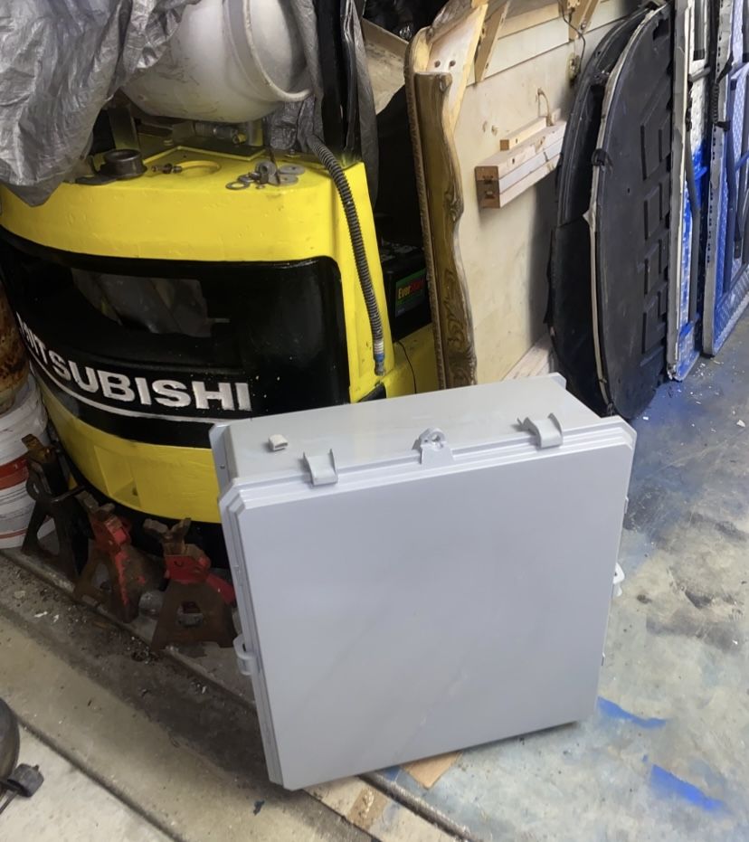Ventev poly case enclosure 24x24x10 brand new in opened box with back plate and breakers and lock with wires and other items in box Origi