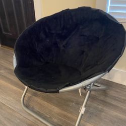 Round Black Chair