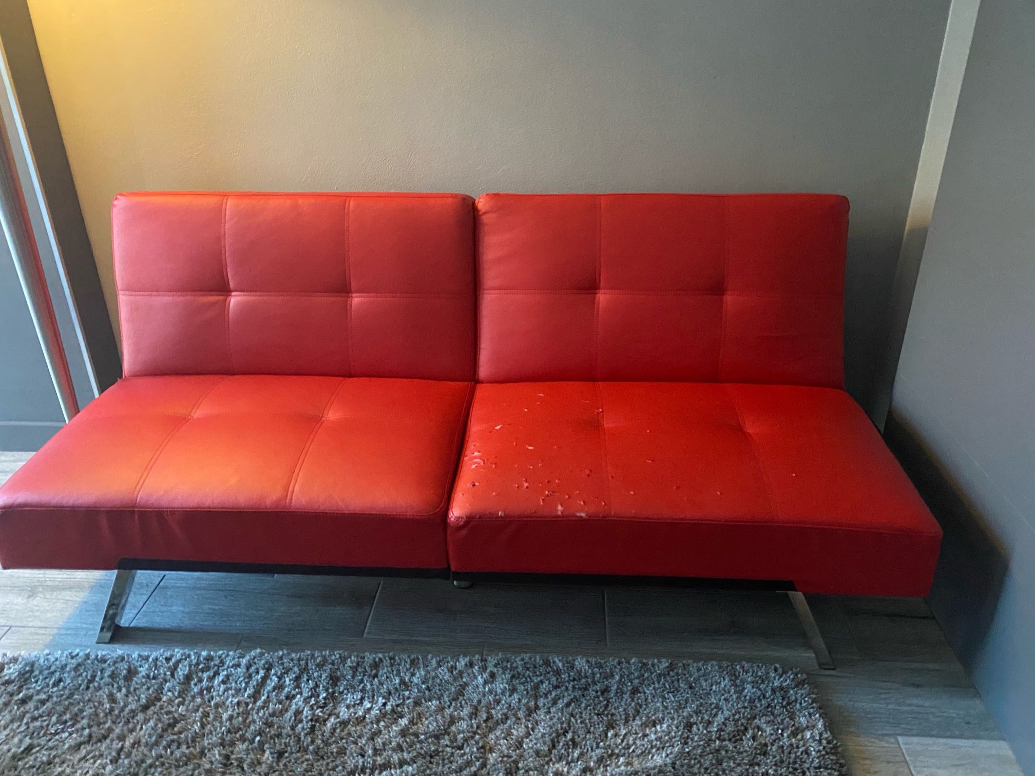 Red Futon 