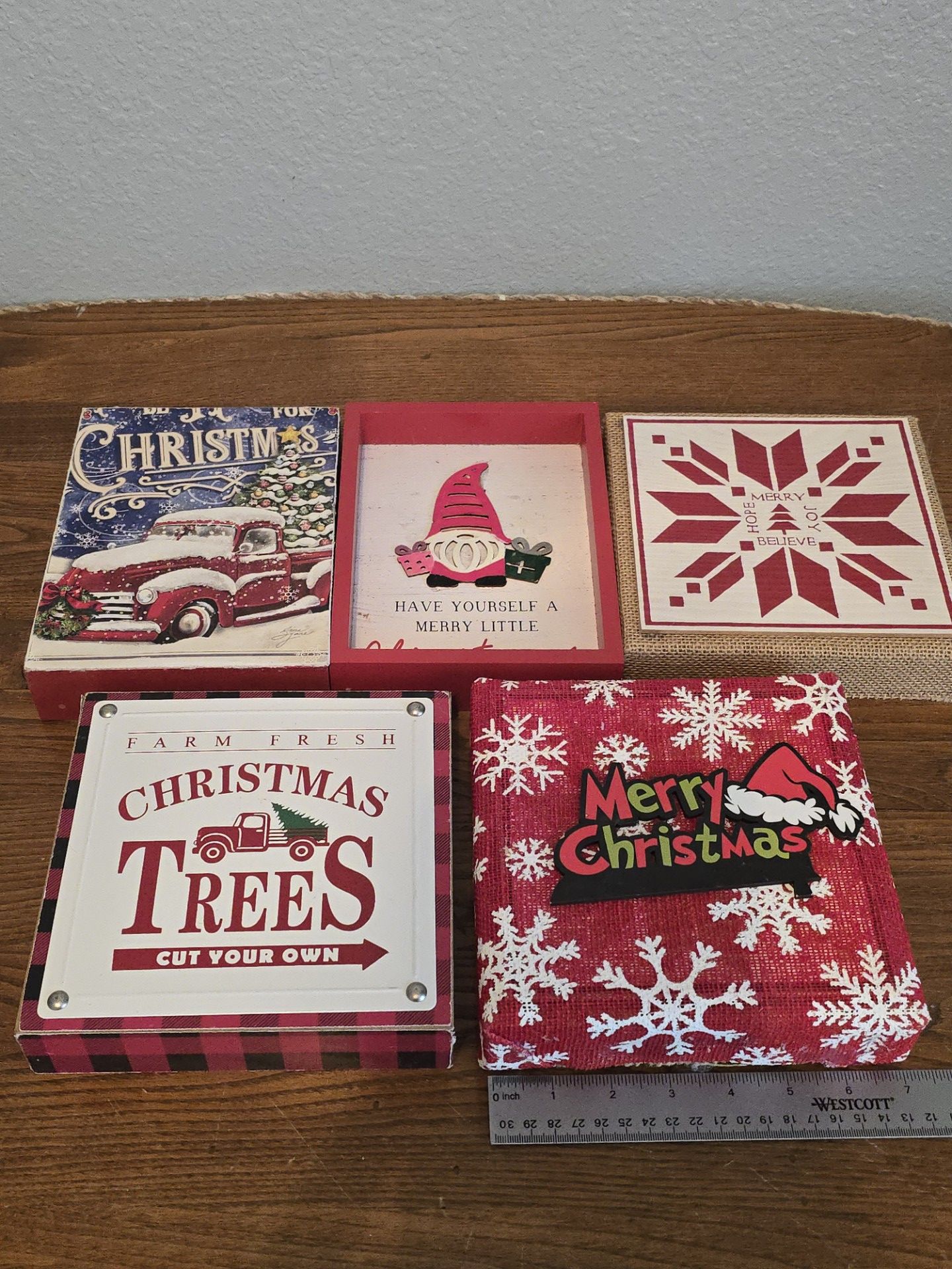 5 Piece Christmas Decor