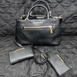 Black Michael Kors Purse Wallet and Wristlet