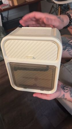 Makeup/ jewelry container