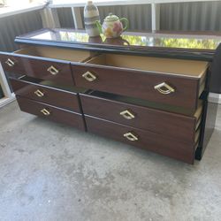 Long Dresser 