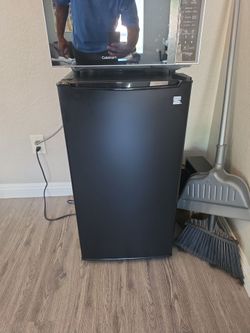 Min refrigerator
