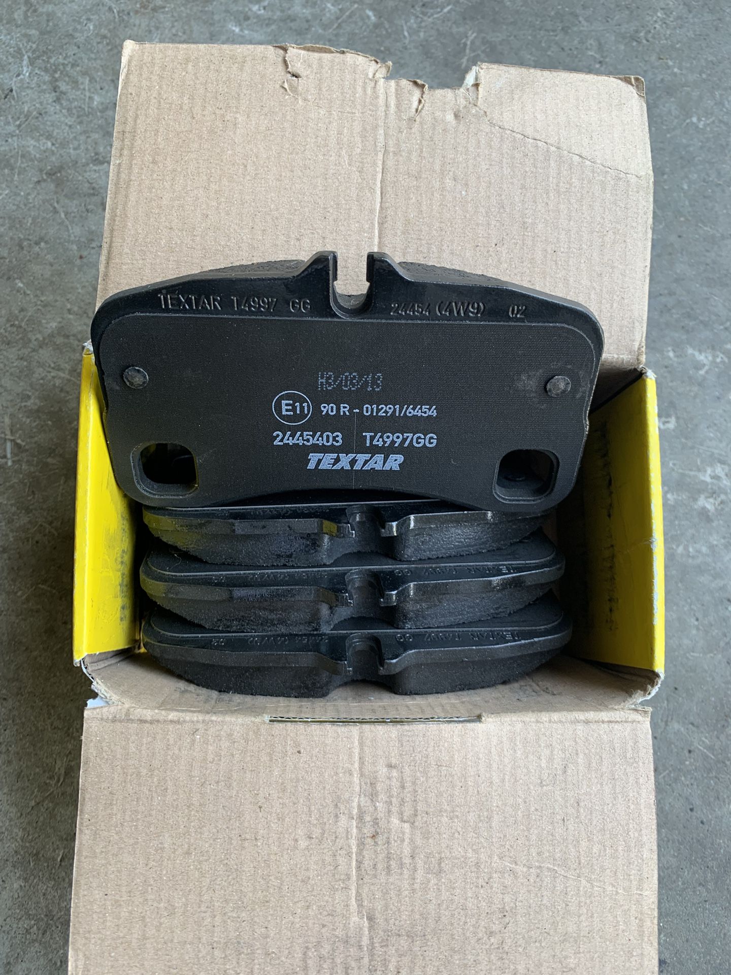 Porsche 911 Rear Disc Brake Pad Set (Part#2445403) by Textar