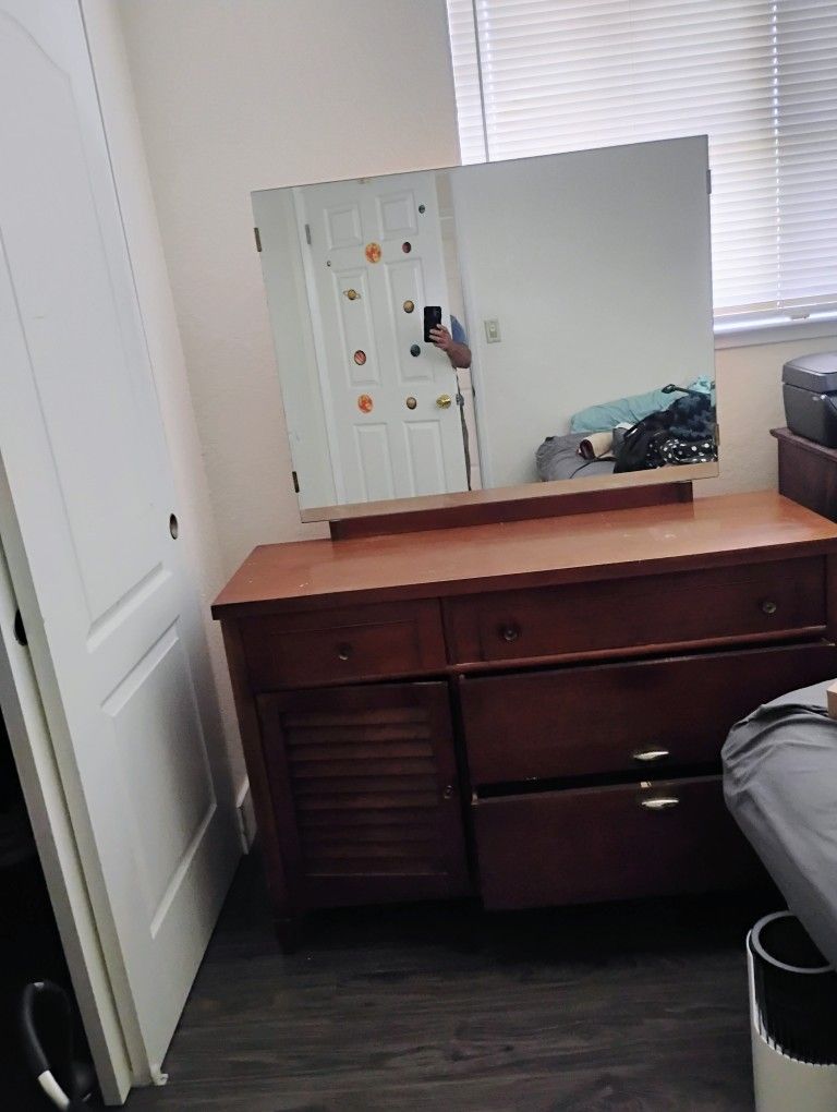 Dresser With Mirror $120