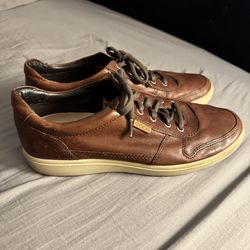 ECCO Men’s Leather Walking Shoes with Laces. Men’s size: 10 (EU 43). Brown Leather/White. Danish Design.