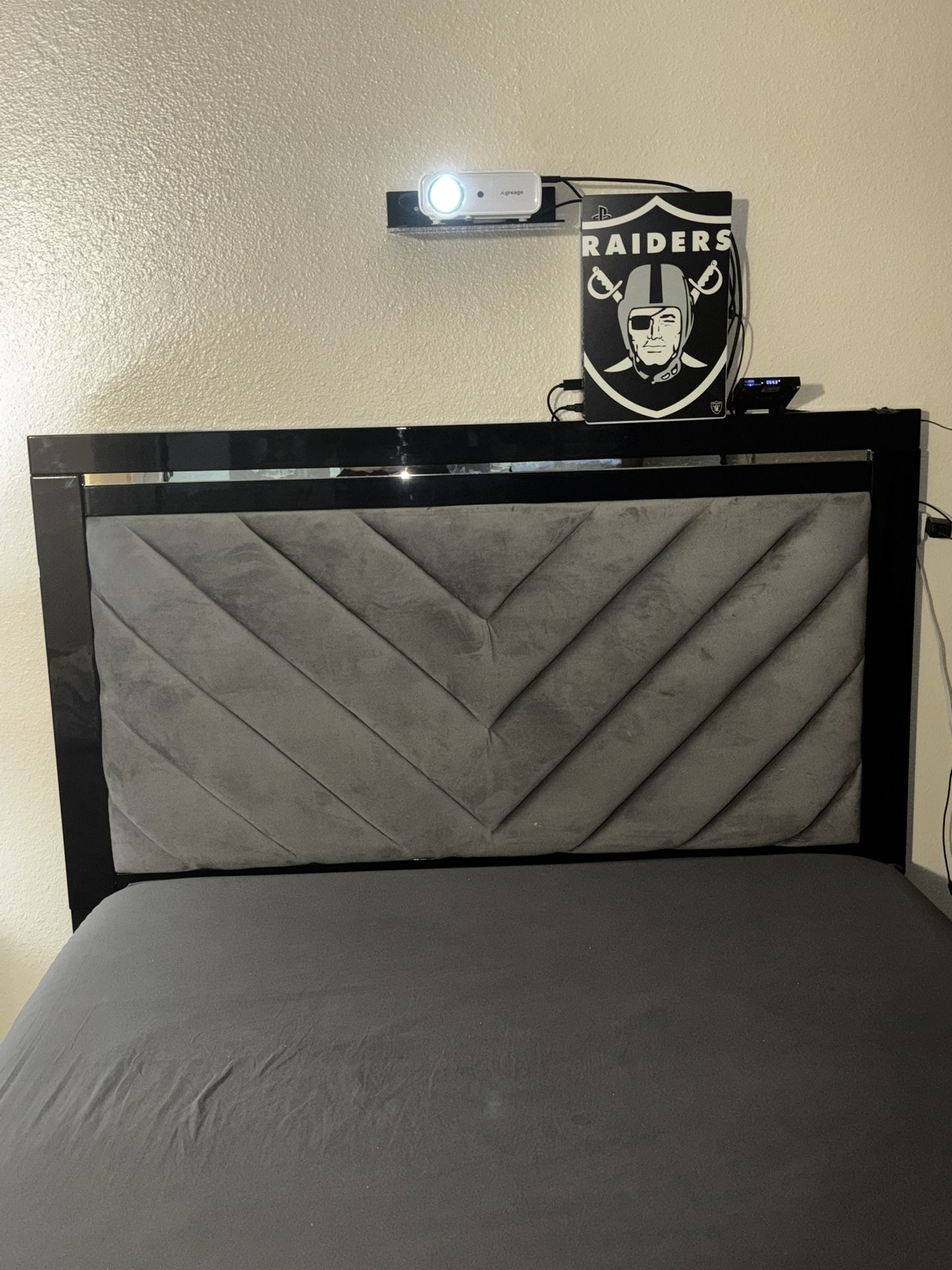 Bedroom Set Excellent Condition