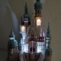 Disney Castle Collection Tangled Rapunzel Illuminated Collectible Statue
