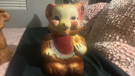 Vintage collectible teddy bear cookie jar!