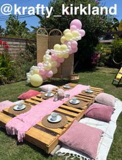 Boho party with wooden backdrop