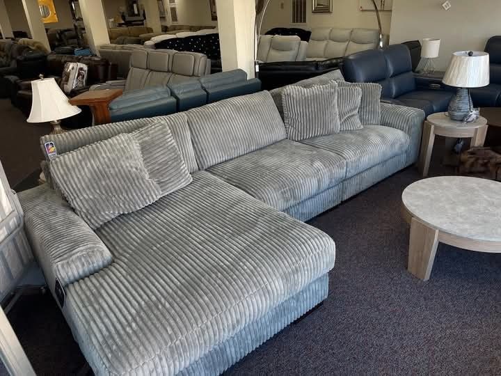 $10 Down Finance Power Reclining Sofa Loveseat Sectional Couch Sleeper Bedroom Set Queen Bed King Bed Mattress Dining Table Bunk Bed Vanity Set